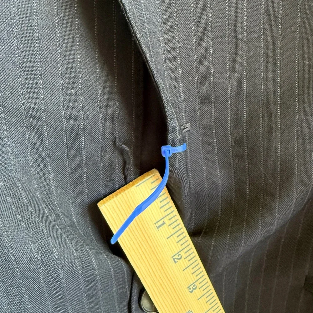 Gucci Made in Italy Navy Pinstripe Wool Blazer Sport Coat 48R 2 Button